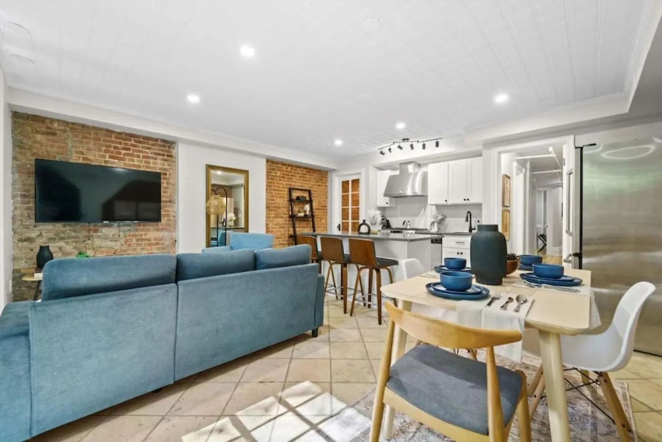 Newly Renovated 2Br W Rare Private Backyard And Bbq Villa New York 0*,  United States
