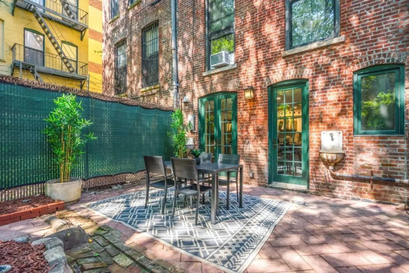 Newly Renovated 2Br W Rare Private Backyard And Bbq Villa New York United States