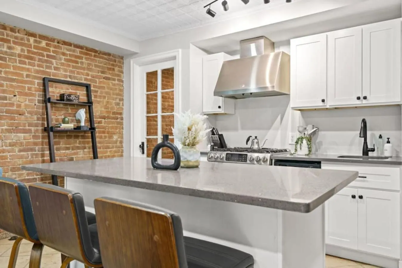 度假居 纽约Newly Renovated 2Br W Rare Private Backyard And Bbq别墅